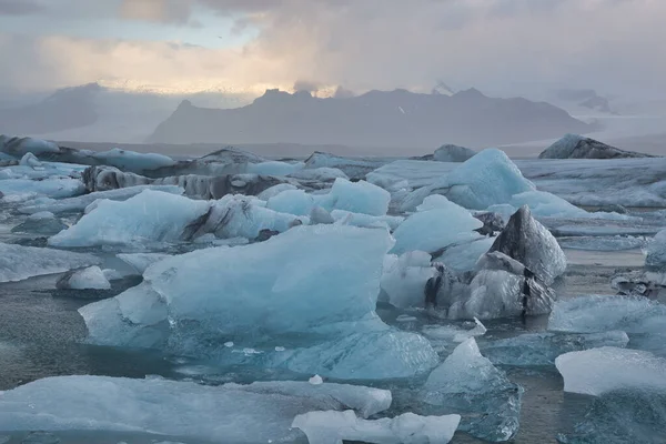 Uma Manhã Nublada Jokulsarlon Uma Lagoa Glacial Sul Islândia — Fotografia de Stock