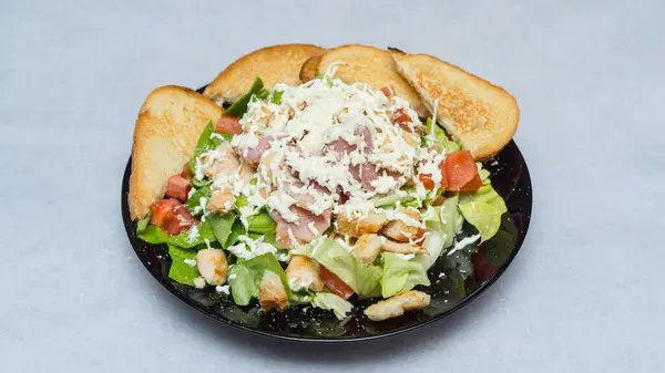 Plate Caesar Salad Isolated White Background — Stock Photo, Image