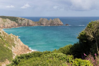 İngiltere 'nin Cornwall şehrinin en batısındaki Porthcurno Plajı.