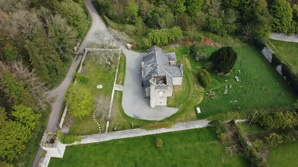 Une Vue Aérienne Église Donadea Entourée Arbres Luxuriants Champs Verdure — Photo