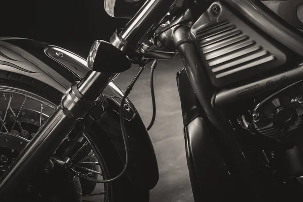 Een Close Van Details Van Rod Harley Motorcycle Een Donkere — Stockfoto