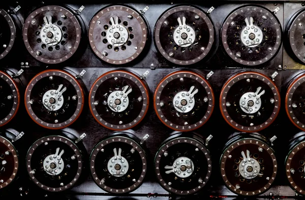 Eine Nahaufnahme Von Indikator Zifferblättern Von Der Berühmten Bombenmaschine Bletchley — Stockfoto