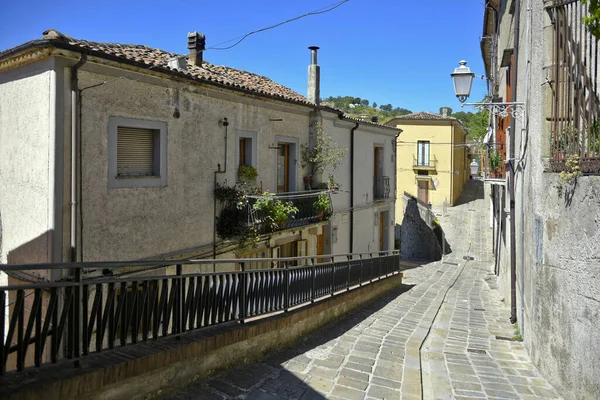 Uma Rua Estreita Aldeia Calvello Região Basilicata Itália — Fotografia de Stock