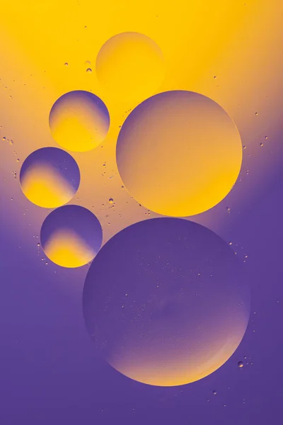Una Ilustración Círculos Abstractos Colores Flotando Sobre Fondo Color Borroso — Foto de Stock