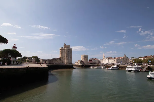 Θέα Του Λιμανιού Πλωτές Βάρκες Στο Βάθος Του Πύργου Rochelle — Φωτογραφία Αρχείου