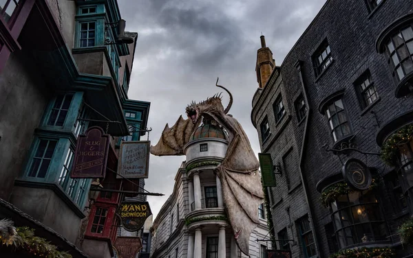 Beautiful Shot Fire Breathing Dragon Diagon Alley Universal Studios Orlando — Stock Photo, Image