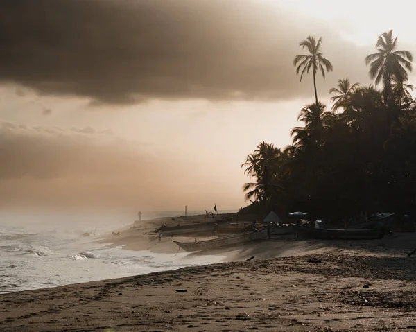 Ein Tropischer Strand Einem Bewölkten Tag — Stockfoto