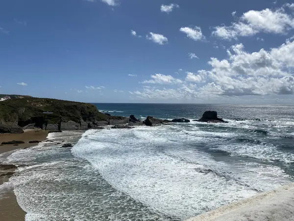 Las Olas Del Mar Lavando Orilla Arenosa Día Soleado — Foto de Stock