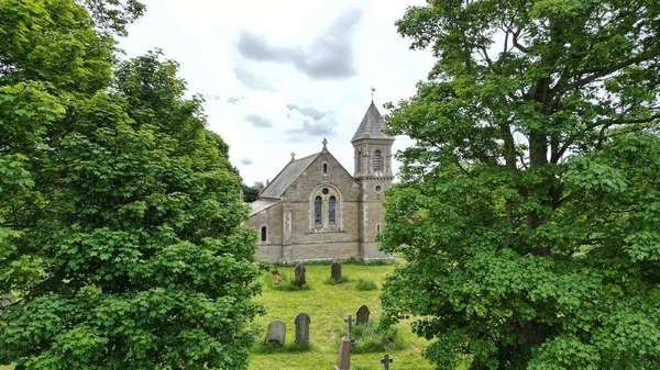Разрушенная Церковь Святой Марии Вид Между Деревьями Foxholes Северный Йоркшир — стоковое фото