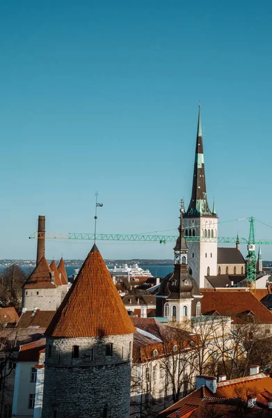 エストニアのコフトゥトサ展望台からのタリン市街地の景勝地 — ストック写真