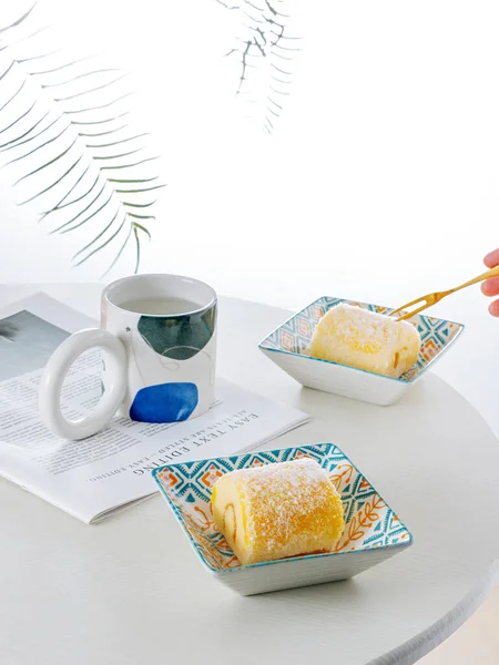 Vertical Shot Aesthetic Table Setup Swiss Roll Dessert Cup Tea — Stock Photo, Image