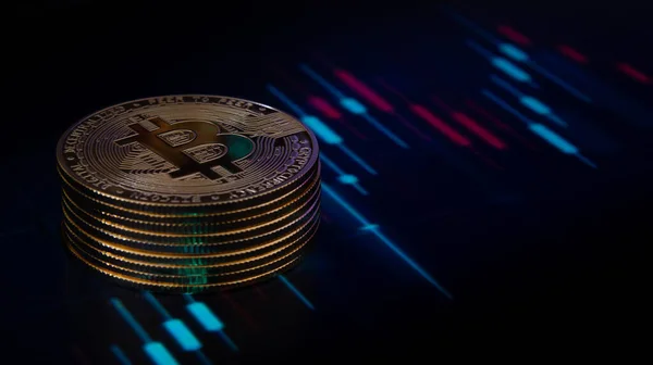 Een Bitcoin Een Abstracte Donkere Achtergrond — Stockfoto