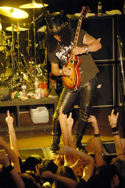 Plano Vertical Del Guitarrista Slash Guns Roses Tocando Concierto Con — Foto de Stock