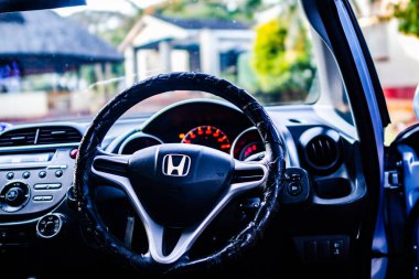 Honda direksiyon ve gösterge panelinin içi.