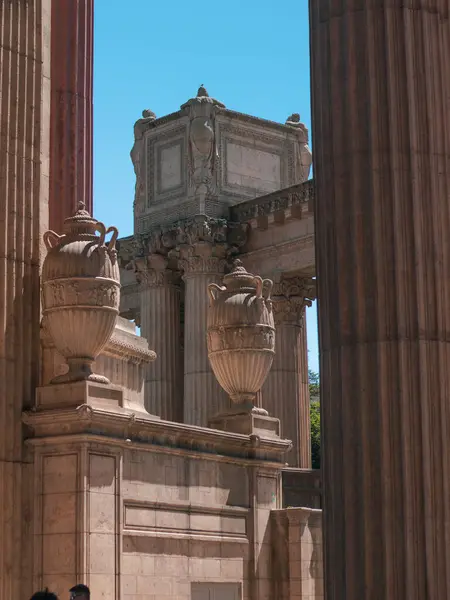 Een Prachtig Beeld Van Enkele Details Van Een Historische Tempel — Stockfoto