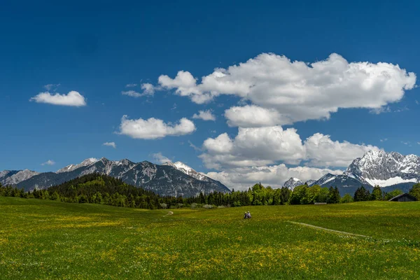 Almanya Bavyera Daki Dağlık Bir Arazinin Büyüleyici Bir Görüntüsü — Stok fotoğraf
