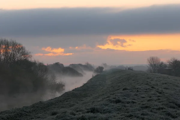 Pintoresco Plano Puesta Sol Witham Inglaterra Sobre Lago Bosque — Foto de Stock