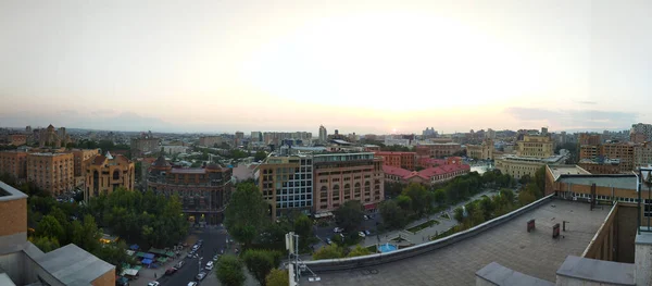 Panoramautsikt Över Den Vackra Stadsbilden Med Olika Byggnader Jerevan Armenien — Stockfoto