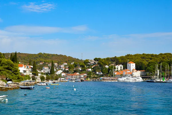 Małe Miasteczko Solta Jednej Wielu Wysp Których Można Dotrzeć Splitu — Zdjęcie stockowe