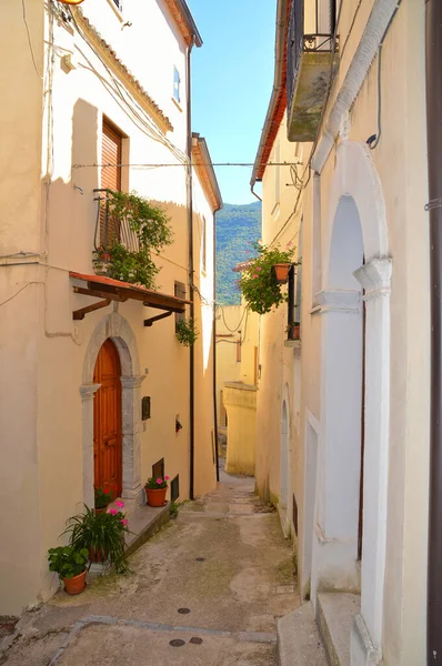 Uma Rua Estreita Rivello Uma Aldeia Região Basilicata Itália — Fotografia de Stock