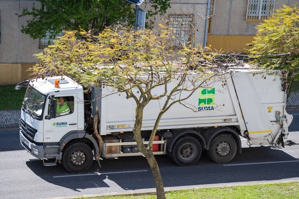 Camião Recolha Reciclagem Resíduos Zona Lisboa Portugal — Fotografia de Stock
