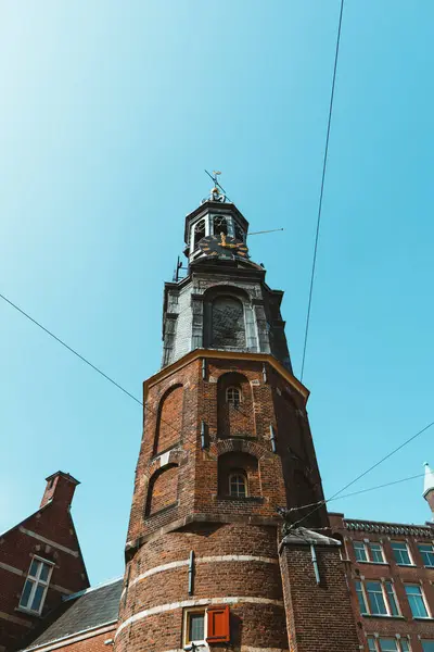 Eine Vertikale Aufnahme Eines Uhrturms Amsterdam — Stockfoto