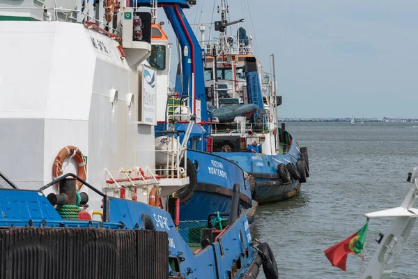 Los Enormes Remolcadores Muelle Barcos Diseñados Para Empujar Tirar Remolcar —  Fotos de Stock