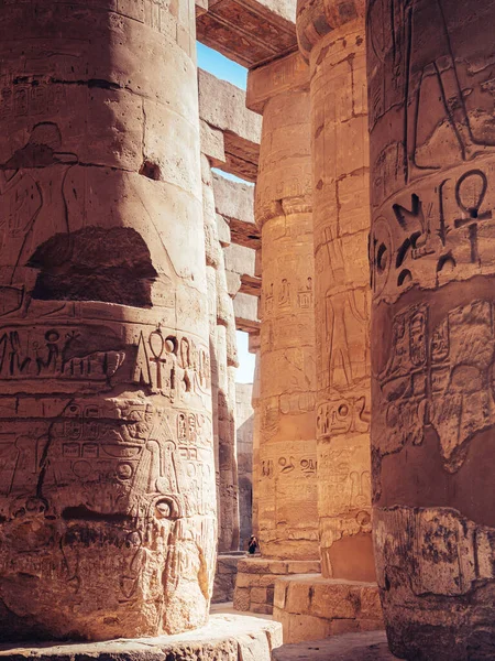 Vertical Shot Ruins Ancient Columns Karnak Temple Carvings Luxor Egypt — Stock Photo, Image