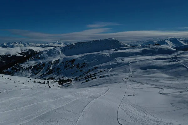 Uma Bela Vista Dos Alpes Cobertos Neve Durante Dia — Fotografia de Stock