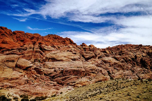 Zapierający Dech Piersiach Widok Red Rock Canyon Widok Błękitne Zachmurzone — Zdjęcie stockowe