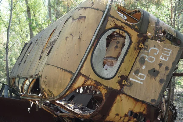 Een Oude Gele Verweerde Beschadigde Verlaten Bus Spookstad Pripyat — Stockfoto