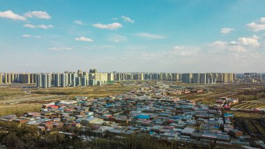 Harbin, Çin 'de birçok binanın bulunduğu bir şehir manzarası.