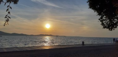 Hırvatistan 'da gün batımında deniz manzarası çok güzel.