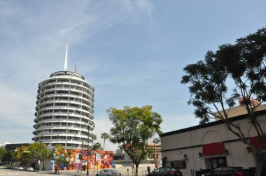 Hollywood, California 'daki Capitol Records binasının fotoğrafı.