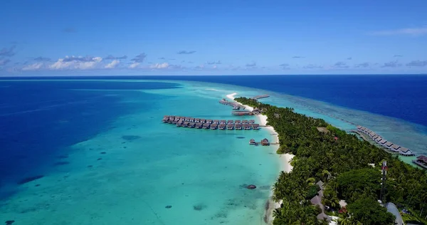Maldivler Deki Deniz Aşırı Bungalovların Hava Görüntüsü — Stok fotoğraf