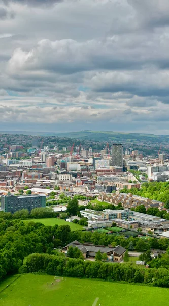 Een Luchtfoto Van Het Prachtige Stadsgezicht Van Sheffield Een Bewolkte — Stockfoto