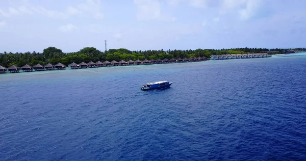Disparo Aéreo Barco Agua Azul Calma — Foto de Stock