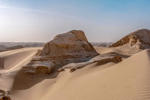 Malowniczy Widok Pustynię Klifami Świetle Dnia — Zdjęcie stockowe