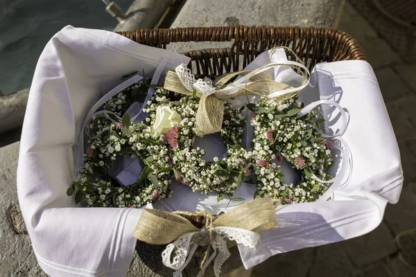 Basket Bridesmaids Wrist Corsage Flower Bracelets — Stock Photo, Image