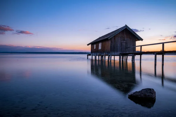 Gammal Båthus Vid Sjön Ammersee Bayern Tyskland Mot Solnedgången — Stockfoto