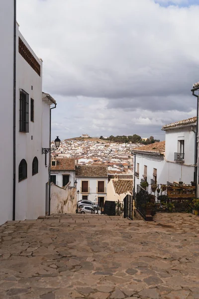 Een Verticaal Shot Van Antequera Stad Een Bewolkte Dag — Stockfoto