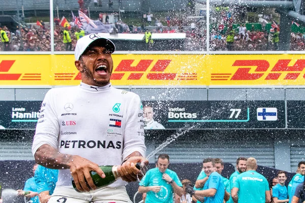 Ytlig Fokusbild Lewis Hamilton Och Öppna Champagne Firar Seger 2018 — Stockfoto