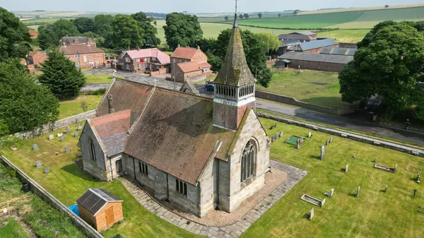 Aerial View Village Church Surrounded Cemetery Greenery West Lutton England — Stock Photo, Image