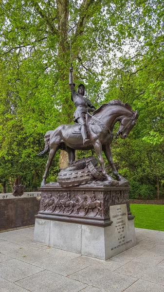 Disparo Vertical Del Monumento Caballería Parque Hyde Londres Reino Unido — Foto de Stock