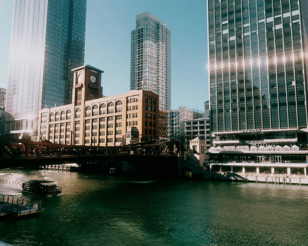 Chicago Dzień Świętego Patryka Pomalowaną Zielono Rzeką — Zdjęcie stockowe