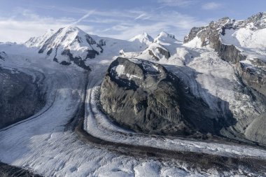 Gornergletscher ve Grenzgletscher 'in Gornergrat' tan bir görüntüsü
