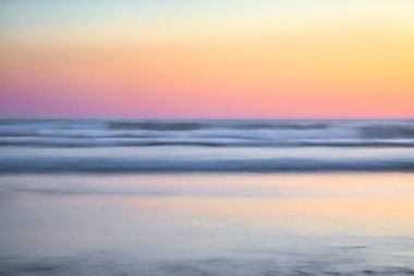 Washington eyaletinin sahil şeridinden güzel bir gün batımı manzarası