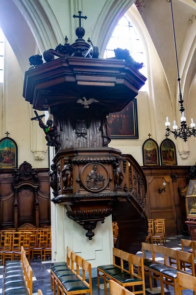 Uma Foto Vertical Interior Igreja São Nicolau Centro Brussell Bélgica — Fotografia de Stock