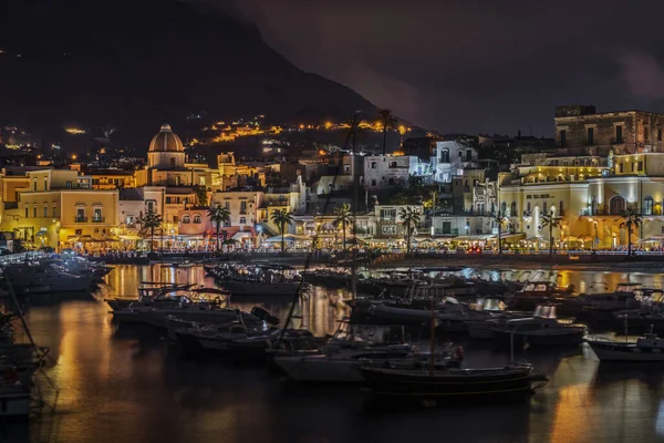 Pueblo Pescadores Lleno Bares Restaurantes Forio Ischia Por Noche — Foto de Stock