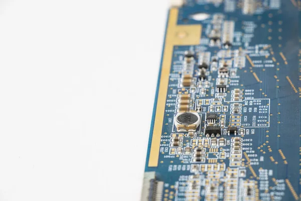 Detailní Záběr Elektronického Mikročipu Základní Desky Izometrického Procesoru Bílém Pozadí — Stock fotografie